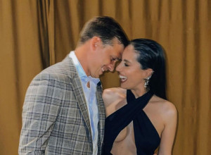 "BRAK NAM JE TAKAV DA NIJEDNOM ZA DVE GODINE..." Za voditeljku ovo je dan ljubavi, javno se obratila suprugu (FOTO)