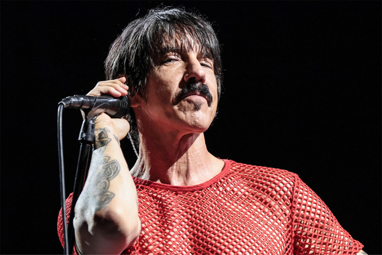 BIO JE FRAJER IPO, DANAS JE NEPREPOZNATLJIV: Roker ljubi 32 godine mlađu lepoticu, izgleda kao da joj je - deda!