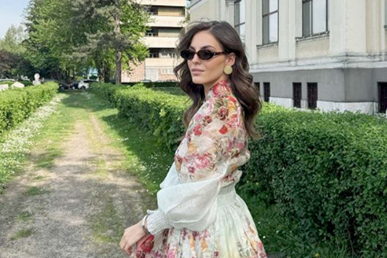 DŽEJLA OPČINILA HALJINOM, A ONDA SE POJAVIO ON: Strastan zagrljaj i poruka "Ko je bude oženio..." (FOTO/VIDEO)