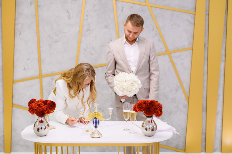 BRAČNI PAR ZABRANIO ALKOHOL NA SVADBI: Razlog je bizaran, a očekivanja od slavlja velika - a ipak je izbio haos!