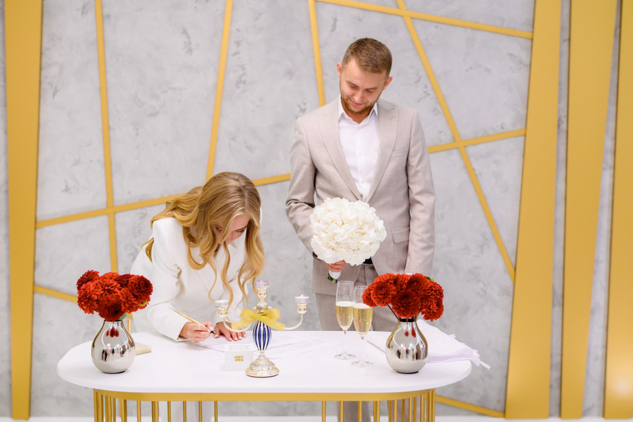 BRAČNI PAR ZABRANIO ALKOHOL NA SVADBI: Razlog je bizaran, a očekivanja od slavlja velika - a ipak je izbio haos!