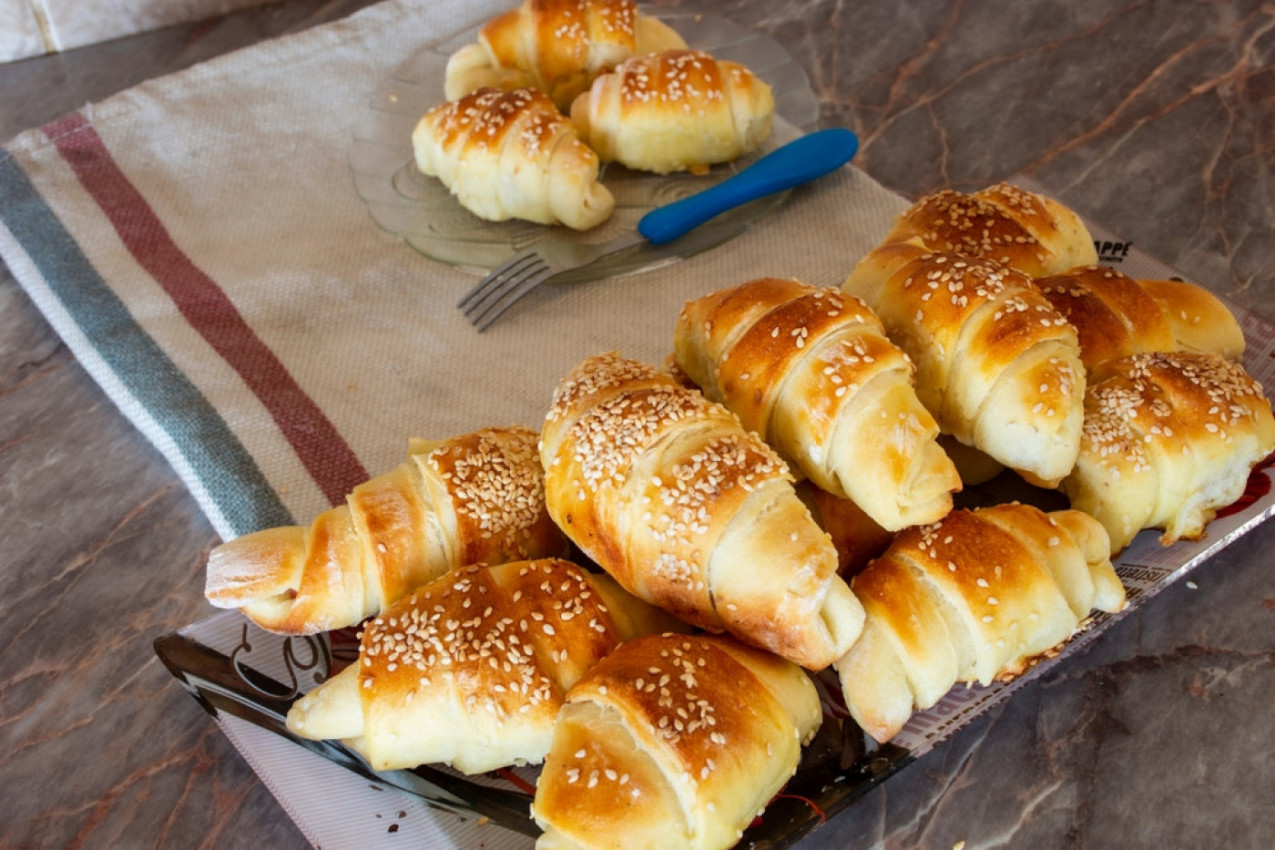 DOMAĆE KIFLE KAO IZ PEKARE: Meke kao pamuk, a sve zbog jednog tajnog sastojka