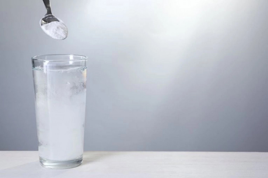 SVAKO JUTRO JE PILA ČAŠU VODE SA POLA KAŠIČICE SODE BIKARBONE: Zapanjila se kada je videla promene u organizmu