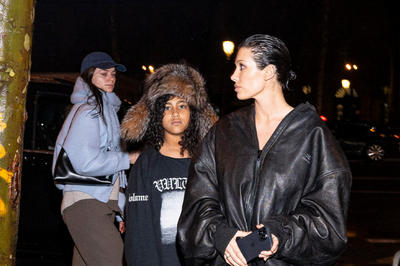 GOLO IZDANJE SUPRUGE REPERA DOK KUPUJE S NJEGOVOM ĆERKOM: Utegla se, jedva diše - ali bar je pokrila intimu