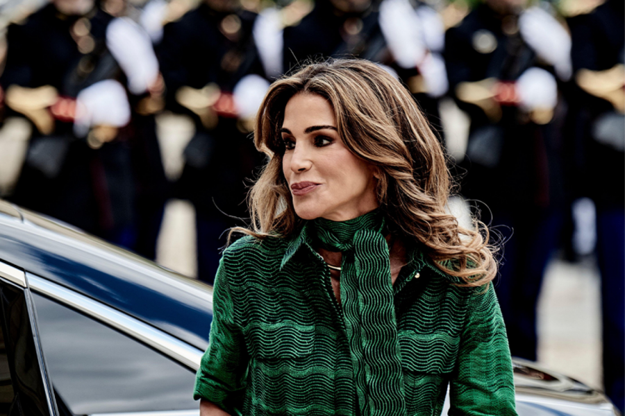 NAJLEPŠA KRALJICA POSTAJE BAKA: Uz fotografiju trudne snajke uputila je dirljivu poruku sinu! (FOTO)