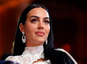 ODRASLA U BEDI, DANAS JE KRALJICA STILA: Slavni par ostavlja astronomske napojnice, a ovo je razlog!