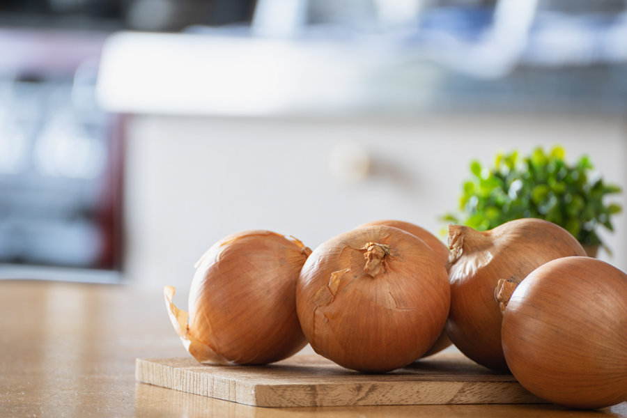 OVA VRSTA CRNOG LUKA JE OPASNA I MOŽE DA IZAZOVE TROVANJE! Ako ovo vidite, bacajte ga ODMAH!