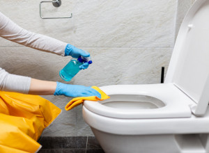 JEDAN PROIZVOD ZA MUŠKARCE UBIJA NEPRIJATNI MIRIS IZ WC ŠOLJE ZA 5 MINUTA: Evo šta morate da uradite!