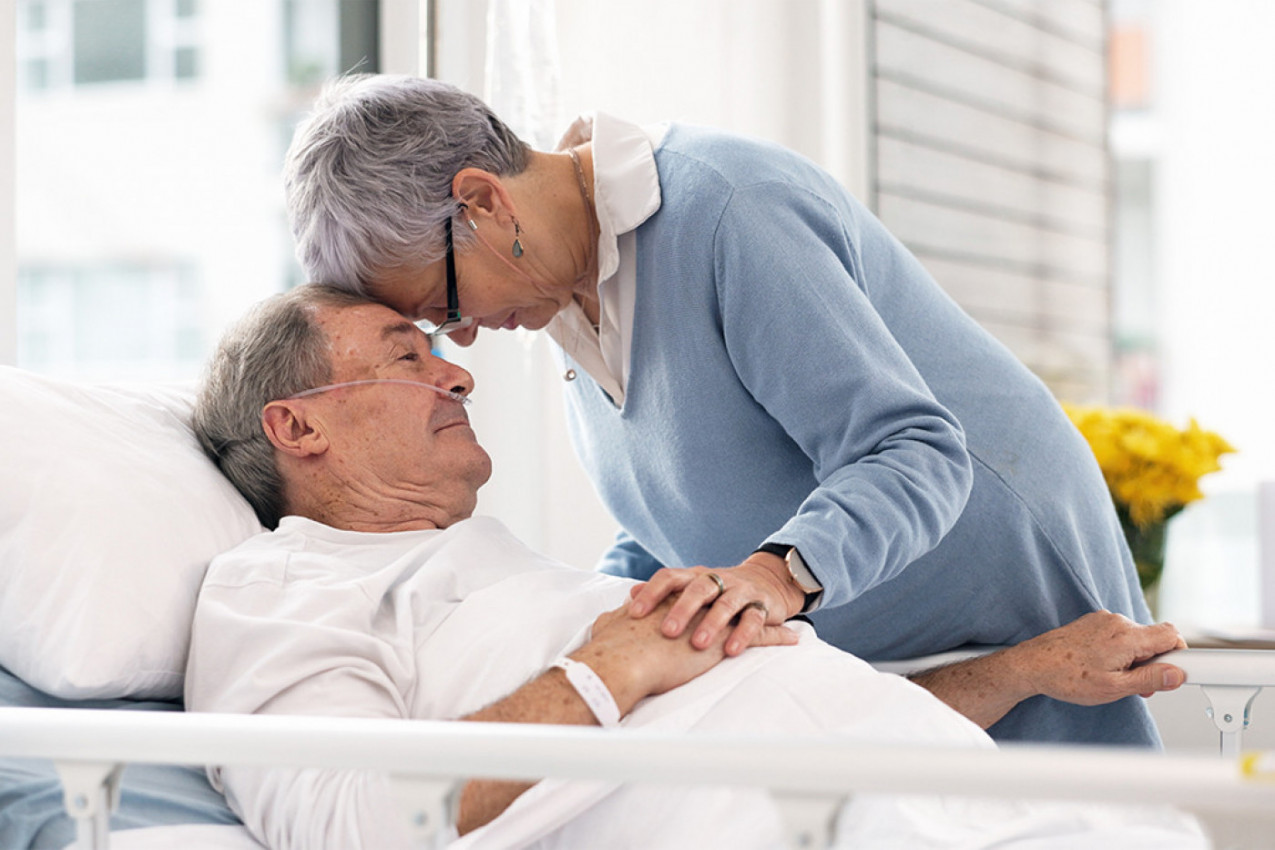 SKORO 5 DECENIJA PROVELI SU U SREĆNOM BRAKU: Zbog teških bolova, rešili su da umru zajedno - a evo kako su to uspeli