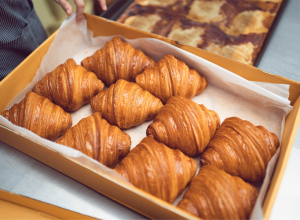 NAJLAKŠI NAČIN DA NAPRAVITE KROASANE: Žalićete što niste probali ovaj recept pre