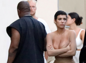 KONTROVERZNA ŽENA REPERA PONOVO SVE DALA NA IZVOLTE: Toliko se utegla da nam se muti pred očima, izdanje je čist skandal