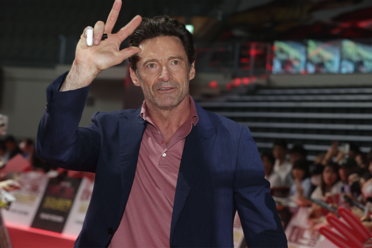 BIO JE 13 GODINA MLAĐI OD NJE, A NJU SU ZVALI "NAJRUŽNIJA SREĆNICA": Glumac je ostavio posle 30 godina i sad traži ovo