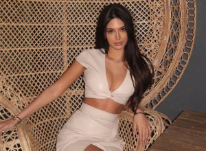 NASLEDNICA HARISA DŽINOVIĆA SAMA NA JAHTI I ŠLIC KOJI BUDI MAŠTU: Sa 20 godina ne srami se da pokaže sve što ima (FOTO)