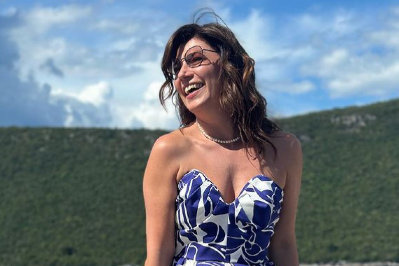 GLUMICA POKAZALA VRHUNSKE NOGE U MALENOM ŠORTSU: Marijana Mateus joj poručila da joj leto "nikad bolje nije stajalo"