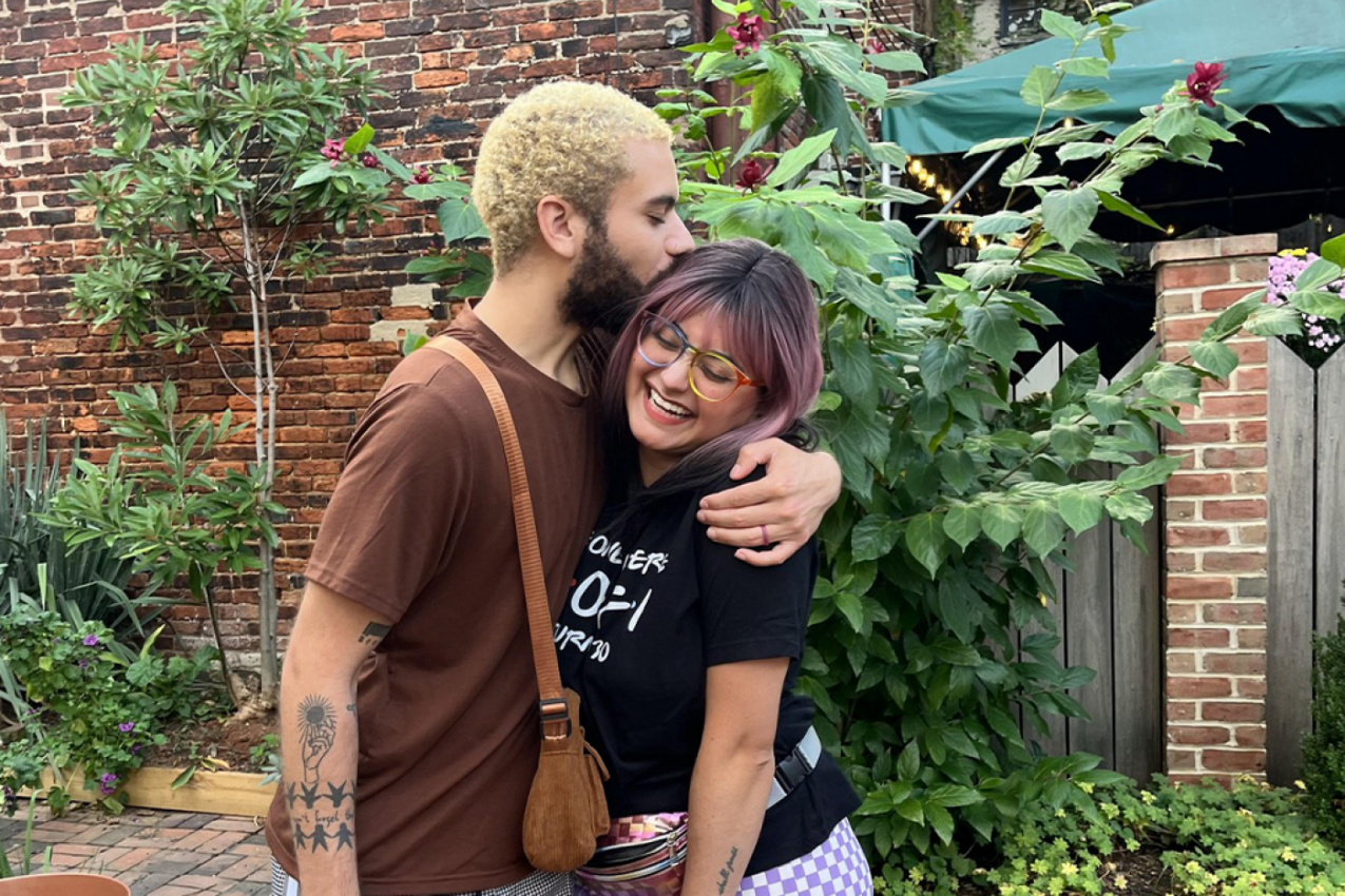 U BRAKU SU, A SPAVAJU ODVOJENI I SVI MISLE DA ĆE SE RASTATI: Nazivaju ih "cimerima", a oni tvrde da im je brak nikad jači!