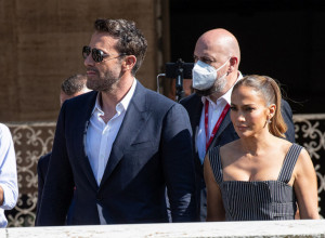 DŽENIFER I BEN JURE KUPCE ZA VILU VREDNU 68 MILIONA DOLARA: Dok je ona bila na odmoru, on se iselio i živi kao podstanar