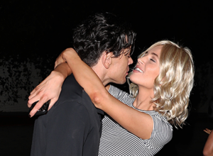 NAJPRECIZNIJI NEDELJNI HOROSKOP NAJAVLJUJE VRELE SCENE: Nekima će srce pobediti razum, dok drugi ne treba ni da izlaze iz kuće