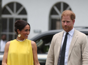 BIO JE SLOBODAN I VESEO, A SAD JE PROPAO NAČISTO: Poslušao Megan i popljuvao porodicu, a ona ga je uništila još više!