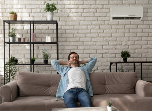 ŠTA SE DEŠAVA U TELU AKO STE 24 SATA POD KLIMOM, OVO SU NAJVEĆE OPASNOSTI: Ova grupa ljudi mora da bude obazriva!