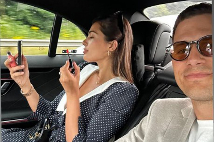 SRPSKA MANEKENKA NAJLEPŠA MEĐU ELITOM NA VIMBLDONU: Došla sa košarkašem da podrži Novaka, nema ko je nije pogledao