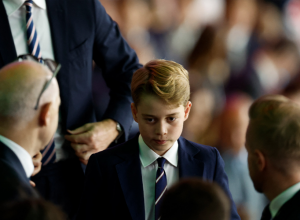 PRINC DŽORDŽ NA UTAKMICI DOŽIVEO ROLERKOSTER EMOCIJA: Urnebesne reakcije malog prestolonaslednika nasmejale sve!