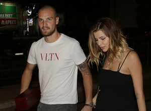 NIKO NEMA ZGODNIJU ŽENU OD NAŠEG GOLMANA: Pozira u uskoj haljinici, a posle dva dečaka stiže devojčica Nara (FOTO)