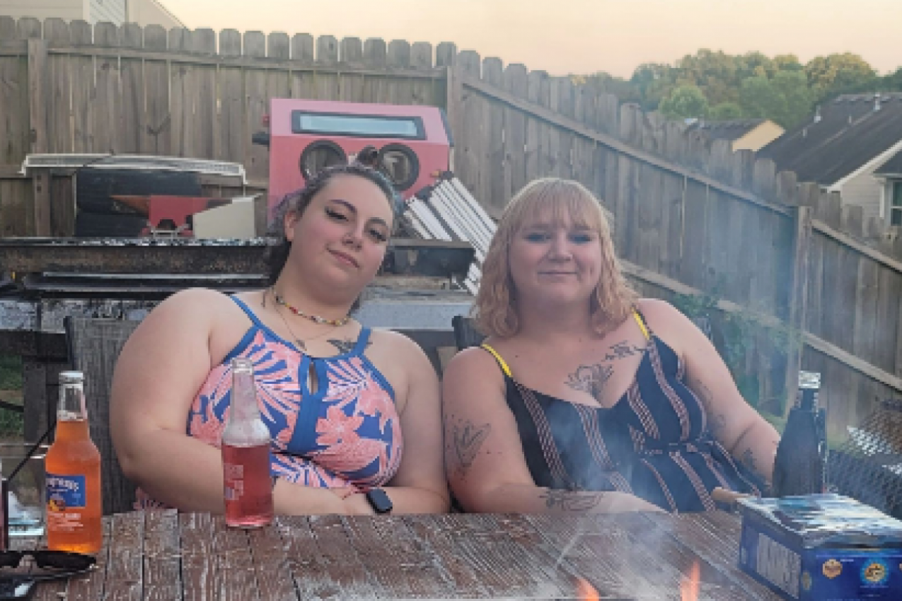 BILA JE ODUŠEVLJENA ŠTO JOJ JE ĆERKA DOŠLA NA VIKEND: Vežbala tetoviranje na njoj, evo šta je na kraju ispalo! (FOTO)