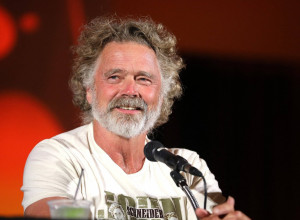 SLIKA I URNA POKOJNE SUPRUGE SU MU BILI SVE: Lopovi su nedavno ukrali baš to i njegov verenički prsten i slomio se!