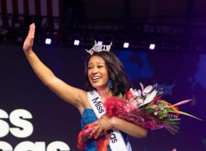 "ČOVEK KOJI ME JE ZLOSTAVLJAO JE OVDE U PUBLICI" Snažan govor misice izazvao muk u sali, a onda su krenule ovacije i aplauz!