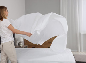 KOLIKO ČESTO MORATE DA MENJATE POSTELJINU PO VRUĆINI: Ovo svi zaboravljaju, a može da bude ključno po zdravlje!