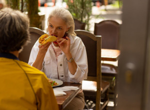 NA OVIH 6 NAMIRNICA ZABORAVITE POSLE 50. GODINE: Izbacite ih iz ishrane, jako su loše za jetru i mozak