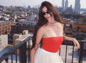 MANEKENKA BLIZU NEDELJU DANA PROVELA NA AERODROMU: "Osećala sam se kao da sam zaglavljena u nekom horor filmu!" (VIDEO)