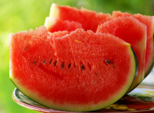 OVAKO IZGLEDA POKVARENA LUBENICA I MOŽE DA BUDE VEOMA OPASNA! Čak i u frižideru je sklona kvarenju