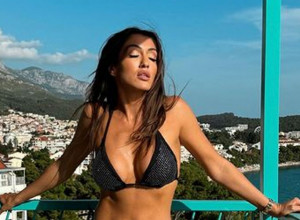 UTICAJNA HANA SKROZ GOLA NA PLAŽI: Kao od majke rođena, pašće vam vilica kada vidite ovo brutalno, prirodno telo u 39.