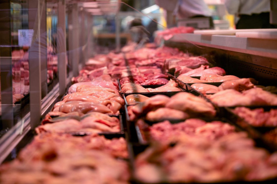 MESARI OTKRILI KOJE MESO NIKADA NE KUPUJU U PRODAVNICI: Kad čujete zašto, i vi ćete ga izbegavati po svaku cenu!