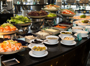 PO VRUĆINI OVU HRANU NIKAKO NE JEDITE SA ŠVEDSKOG STOLA: Rizikujete trovanje i odlazak - u bolnicu!