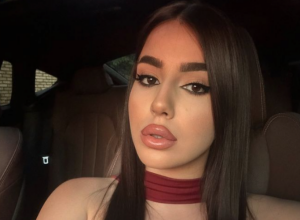 ĆERKA ZDRAVKA ČOLIĆA OBJAVILA SELFI U VEŠ-MAJICI: Svi su gledali samo u jedan detalj, da li joj je to trebalo?! (FOTO)