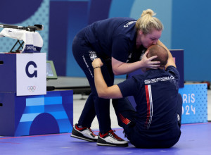 ONA SE KRIJE IZA USPEHA VELIKE ZORANE ARUNOVIĆ! Nema važniju osobu od nje, a malo ko za nju zna (FOTO)