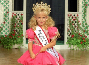 MISICA (6) ZADAVLJENA JE NA BOŽIĆ U SVOJOJ KUĆI: 28 godina kasnije počinilac nije pronađen, a njen OTAC ima jaku poruku