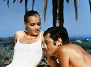 TRAGIČAN ŽIVOT NAJVEĆE LJUBAVI ALENA DELONA: Pokušala je da se ubije kad ju je ostavio - sin joj stradao na jeziv način!