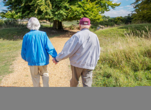 BILI SU U BRAKU 68 GODINA, PRVO JE UMRLA ŽENA, PA SUTRADAN I ON: Demencija ih je uništila, njeno srce nije izdržalo OVO