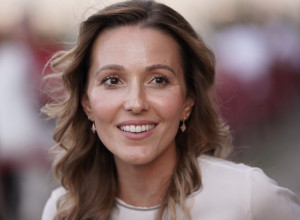 NEPRIKOSNOVENI I JEDNOSTAVNI STIL JELENE ĐOKOVIĆ: Ovaj šorts podjednako dobro stoji svim ženama - a može se pronaći za male pare (VIDEO)