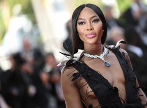 Samo CRNA PANTERA ovako može da hipnotiše publiku: I sa 55 Naomi je pokazala da je KRALJICA modnih pista