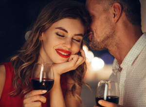 U BRAKU SMO 19 GODINA I ON JE BIO NA BOŽIĆNOJ PROSLAVI S KOLEGAMA: A onda sam videla snimak - usledio je šok za šokom!