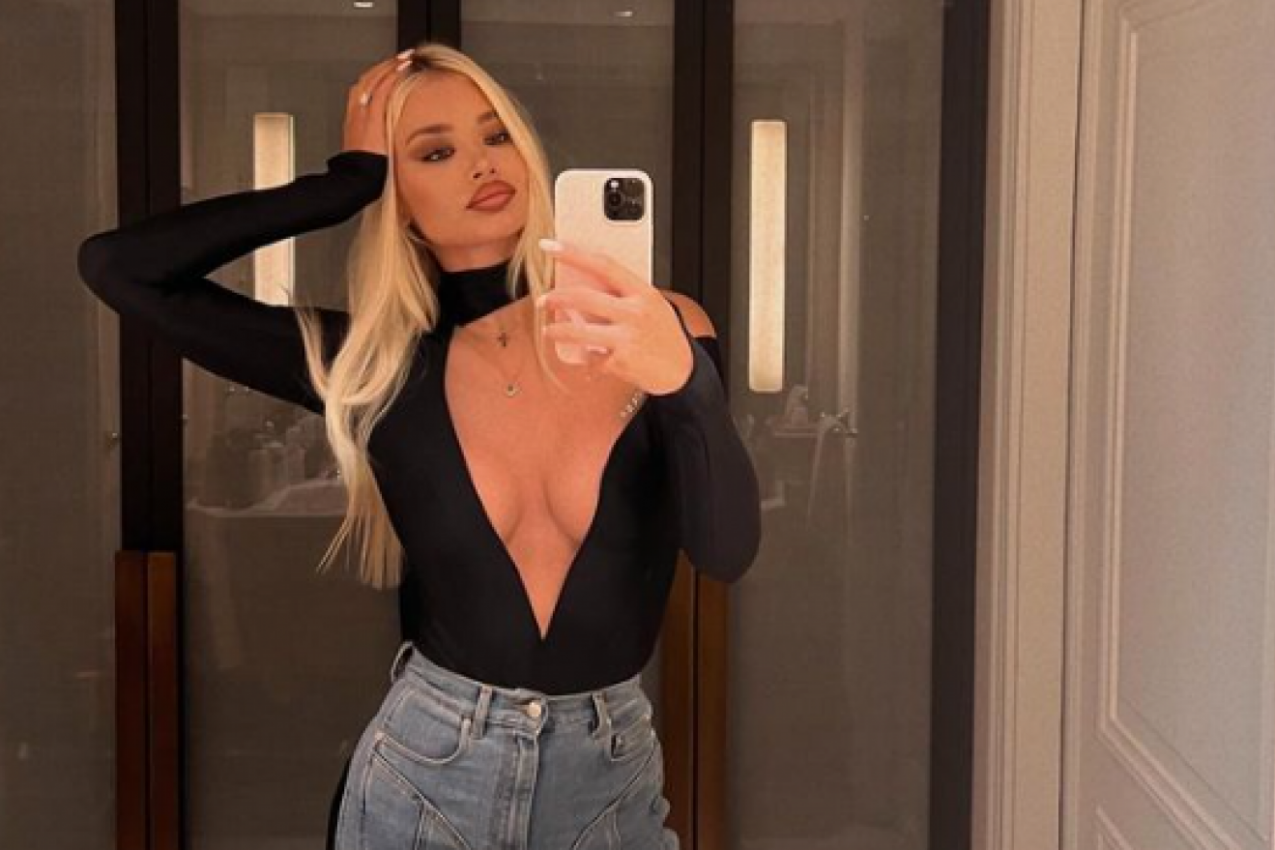 SPAO JOJ GORNJI DEO, A OD PRIZORA POPADALI I SVI OKO NJE: Sofija Milošević u providnoj haljini napravila opštu pometnju, ne zna čovek u šta pre da gleda! (FOTO)