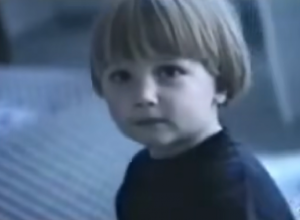 IZA JEDNE OD NAJBOLJIH PESAMA U ISTORIJI STOJI ISTINITA PRIČA O DEČAKU KOJA KIDA SRCE: Napisao ju je Erik Klepton za svog malenog sina!