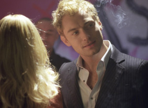 NAJBOLJI FRAJER NA SVETU PUSTIO STOMAK, A KOSA SE SIJA OD MASTI: Protrljaćete oči kada vidite kako je ZAPUŠTEN (FOTO)