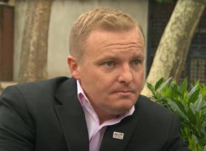 SLUČAJNO JE VIDEO SVOJU SLIKU NA SAJTU ZA NESTALU DECU: Pretrnuo je od straha, a onda saznao GORKU ISTINU o svojoj porodici!