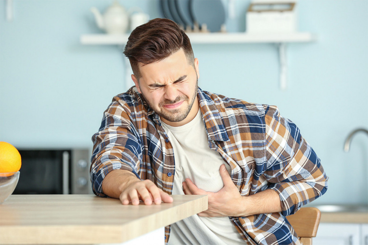RENDGEN OTKRIO METALNI PREDMET KOJI JE 8 GODINA NOSIO U GRUDIMA: Nikome nije jasno kako je nije imao problem sa disanjem! (FOTO)