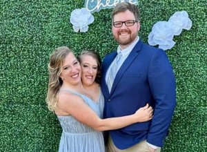 ONE IMAJU JEDNO TELO, DVE GLAVE I JEDNOG MUŽA - a sada su, kako se čini, TRUDNE! Jednim potezom napravile pompu! (FOTO)